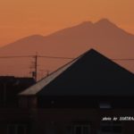 空も山もうすいピンクに染まった今朝の筑波山　2014.9．21　栃木県小山市
