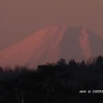 いつも三脚なし手撮りの赤富士　2014.12．19　栃木県小山市