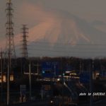 少しけぶっている正月の一富士　2015.1．1　栃木県小山市